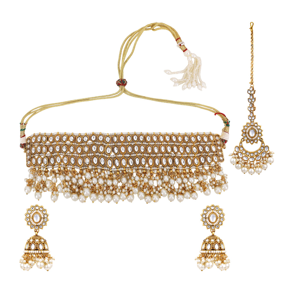 Bridal Kundan Jewellery Set with Earring by Leshya