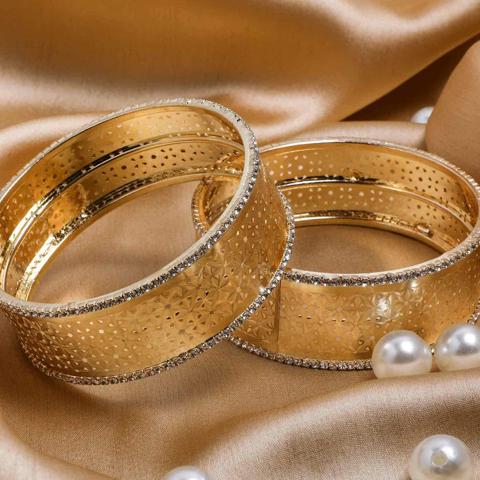 Rich Look-Like Jewellery Golden Bracelet Pair With Intricate Stone Work