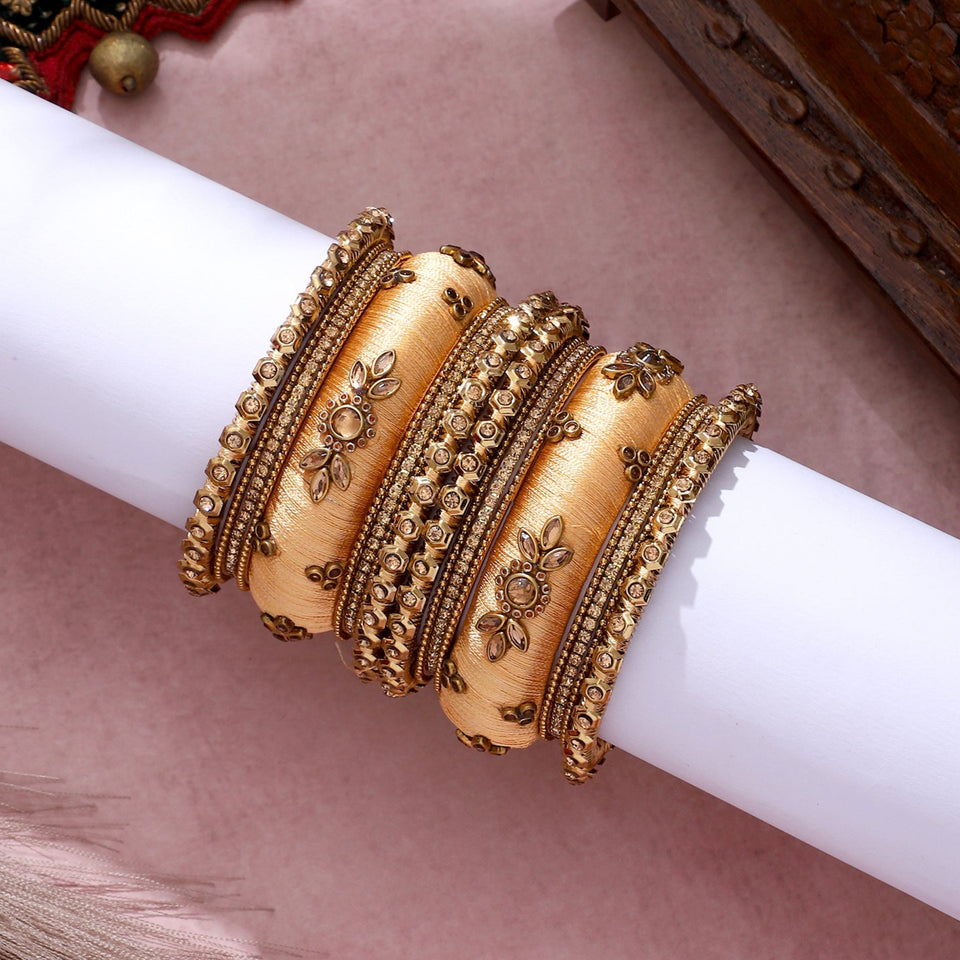 Traditional Thread Bangle set for Both hands by Leshya